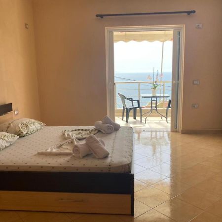 Family Apartments Sarandë Buitenkant foto