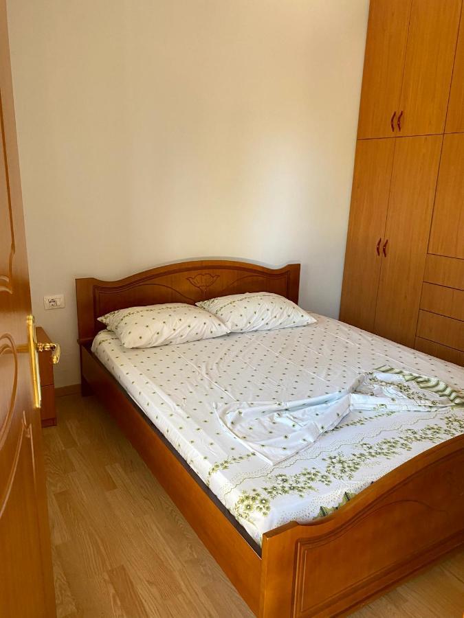 Family Apartments Sarandë Buitenkant foto
