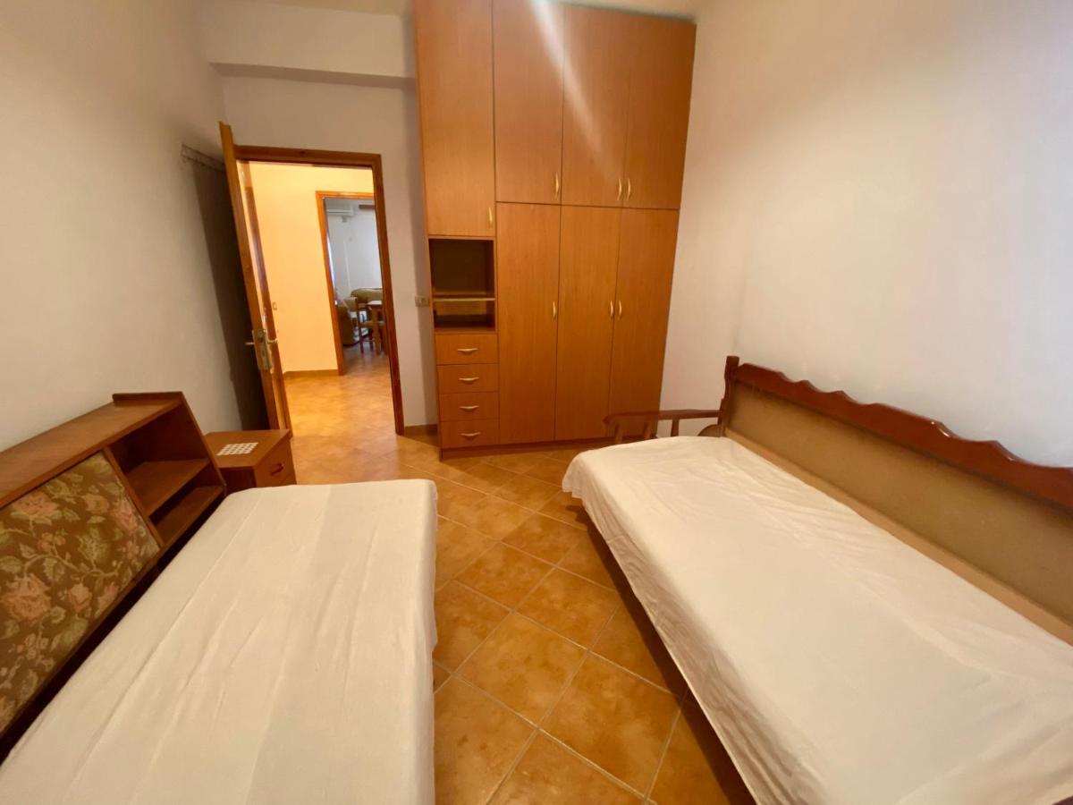 Family Apartments Sarandë Buitenkant foto