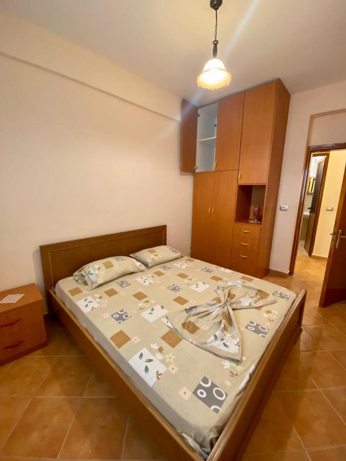 Family Apartments Sarandë Buitenkant foto