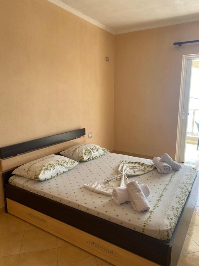 Family Apartments Sarandë Buitenkant foto