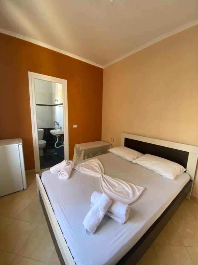 Family Apartments Sarandë Buitenkant foto